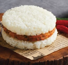 Sticky Rice Burger with Pork Kua Kling